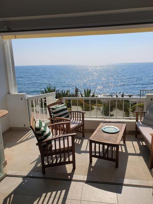 Front Mer - Sublime Appartement Moderne Et Confortable Estepona Esterno foto