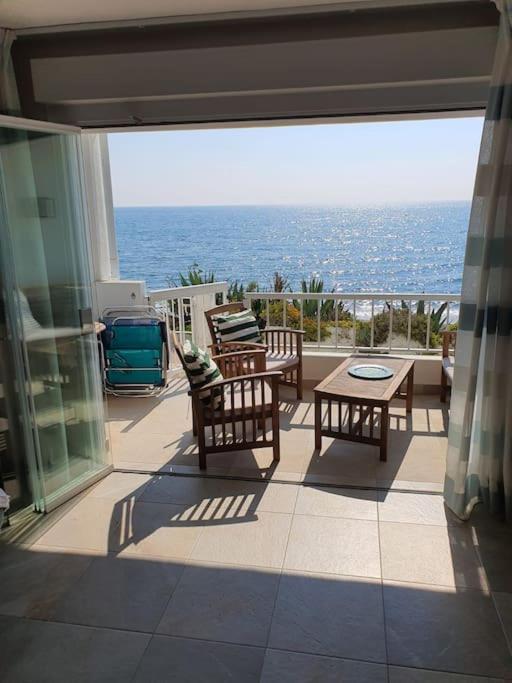 Front Mer - Sublime Appartement Moderne Et Confortable Estepona Esterno foto